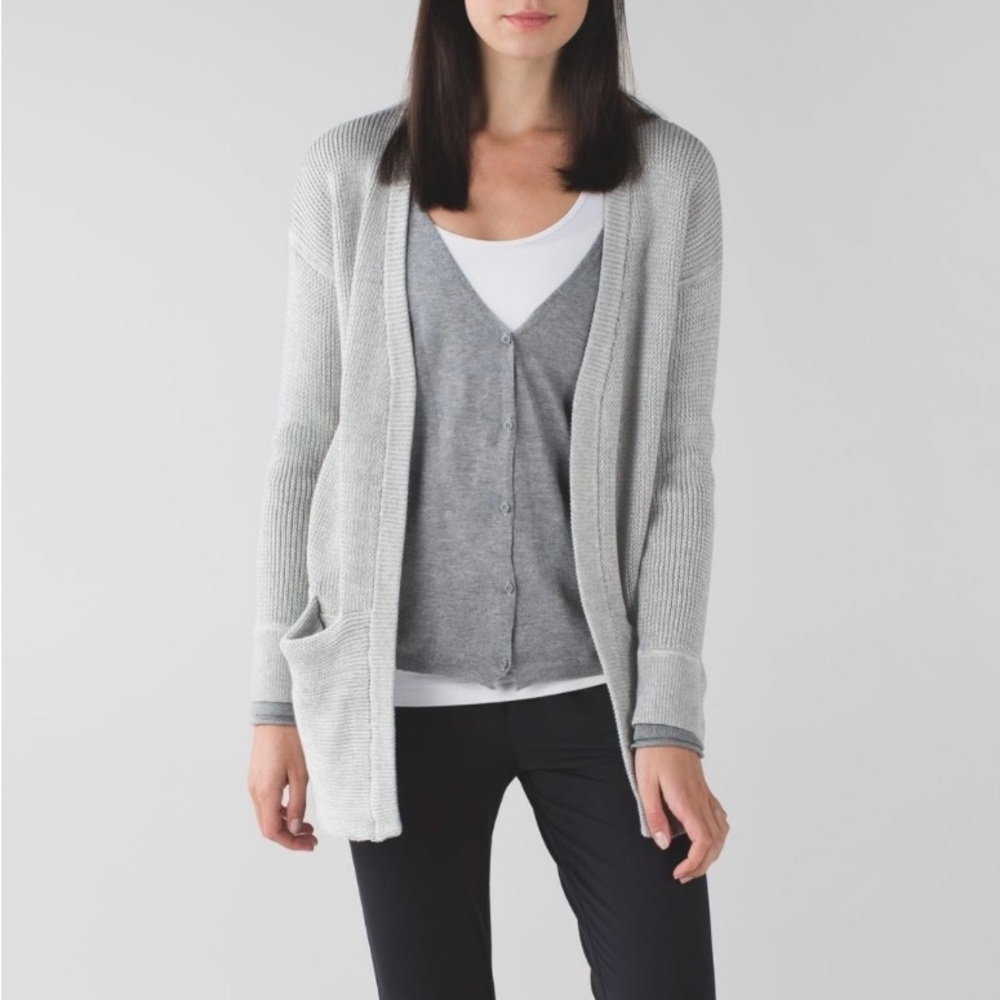 Lululemon Vestigan. Colour: ‘Heathered Medium Grey/Heathered Angel Wing’.